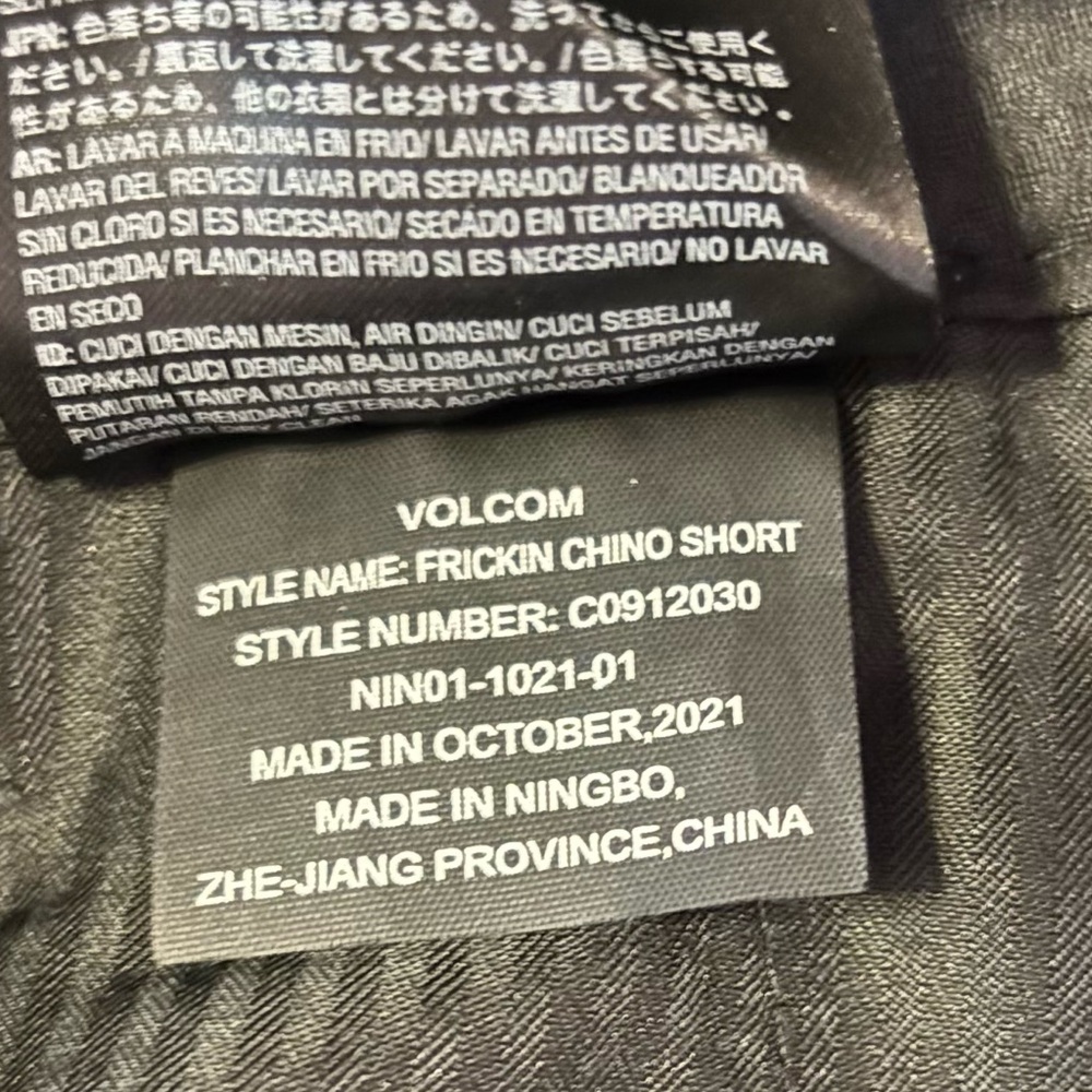 Volcom Black Frickin Chino Shorts Modern Fit True to This Deep Pockets Men’s 30 - Picture 15 of 16